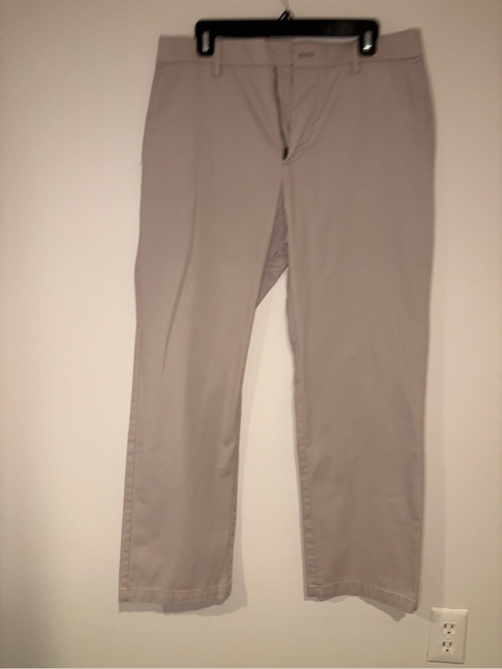Old Navy Men’s Ultimate Loose Built-in Flex Chinos - missing button